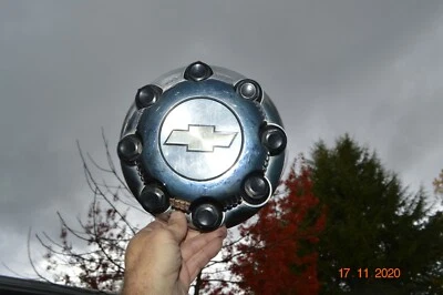 Tampa central Chevrolet Suburban Silverado Avalanche cromada peça # 9597163  - Imagem 1 de 4