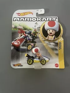 NUOVE sneaker Mattel GBG30 Hot Wheels Mario Kart 1:64 TOAD Kart Auto pressofusa - Foto 1 di 1