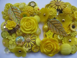 Fancy Bright Yellow Mix Vintage Handpainted Unusual Craft Sewing Buttons 2 cards - Picture 1 of 6