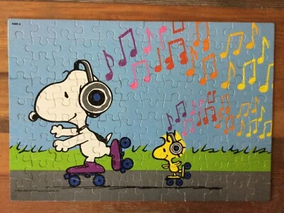 Milton Bradley 1962 100 piezas rompecabezas Peanuts Snoopy & Woodstock patinaje 4382-6 Foto 1 de 4