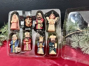 Carson Pirie Scott Living Quarters Mini Krippe Weihnachtsschmuck 8er Set - Bild 1 von 8