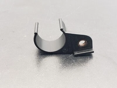 Soporte de montaje de manguera de descarga de aire acondicionado para Audi A4 Quattro 2005-2008 OEM 8E0260759AN Foto 1 de 4