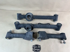 Brazos de control inferiores traseros Mustang 79-04 (excluye 99-04 Cobra) SR Performance - Imagen 1 de 20