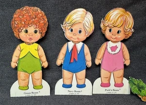 Muñecas de papel vintage 1977 frijoles enlatados verde azul marino y cerdo n’ armarios completos - Imagen 1 de 7