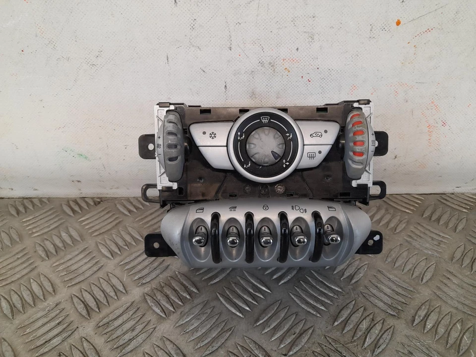 MINI (BMW) MINI R57 2006-2015 Heater Control Panel 69795404 - Image 1 of 4