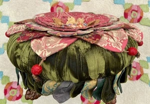 New Vintage MacKenzie-Childs Floral Tuffet Footstool Ottoman, Rare - Picture 1 of 4