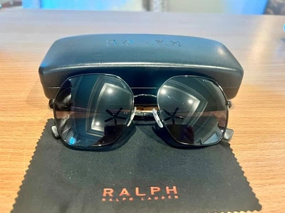 Óculos de sol RALPH LAUREN RA4138 geométrico dourado - Imagem 1 de 4