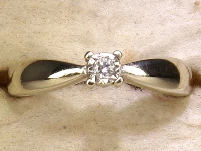 10k White Gold Diamond .07 tcw Band Fine Petite Solitaire Ring-Size 3.75 - Image 1 of 4