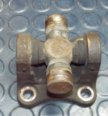 Eje de transmisión trasero a yugo diferencial trasero Dodge Durango 2006 4,7 L. 144 caja de transferencia Foto 1 de 4