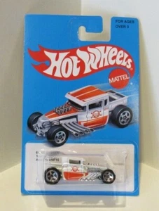 2016 Hot Wheels Target Exclusive Retro Bone Shaker White - Picture 1 of 2