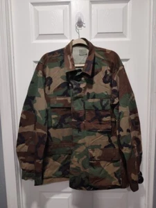US Military Woodland Camo Cold Weather Top BDU Medium-Reg 8415-01-084-1647 - Picture 1 of 10