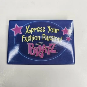 Chaleco Pinback Publicidad Muñecas Pasión Moda Bratz Vintage - Imagen 1 de 3