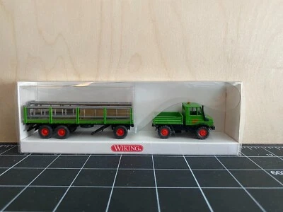 WIKING 3920127 Unimog with Stake Trailer - 1:87/HO — 第 1/4 张图片