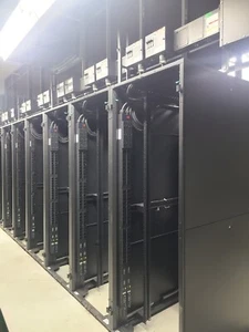 Liebert server room, 12 units fully load + 24 Siemens XQ45RGN breaker plug - Picture 1 of 15