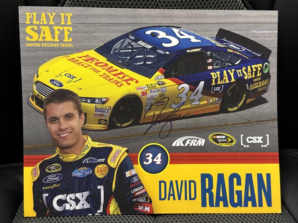 Tarjeta de héroe de NASCAR 2013 David Ragan #34 CSX Play It Safe autografiada Foto 1 de 3