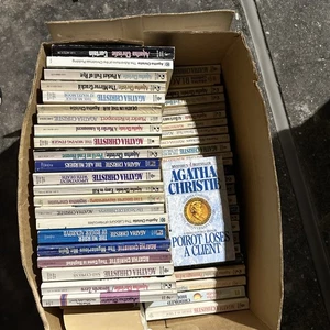 Lot of 66 Vintage Agatha Christie Paperback Books No Duplicates Crime Mystery - Imagen 1 de 9