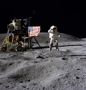 Astronaut auf dem Mond 30x44 Kunstdruck NASA Astronaut handnummeriert Ltd. Ausgabe - Bild 1 von 1