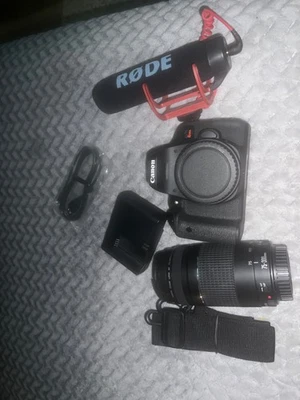 Canon EOS Rebel T6i SLR Camera Kit (75-300MM  iii Lens ) battery,bag,rodegomic - Image 1 of 3