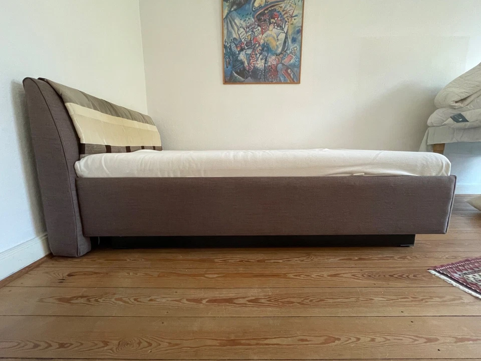 Ruf Bett 120x200 mit Bettkasten, Textilbezug braun - Bild 1 von 3
