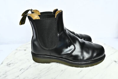 Botas de motociclista Chelsea de cuero liso puntada amarilla Dr. Martens 2976 para hombre talla 9 Foto 1 de 4