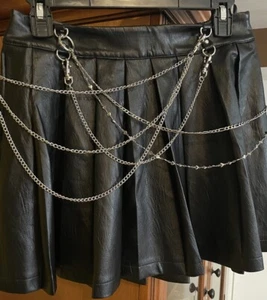 Forever 21 Skirt Size M Black Pleated Faux Leather Chain Goth Punk Rave Grunge - Picture 1 of 7