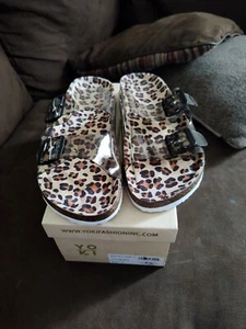 YOKI Brand Women's Leopard Print Cork Flat Sandal With Lucite Upper Size 7.5 - Picture 1 of 12