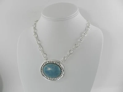 Collar colgante de piedra ovalada enmarcada Style & Co, extensor de 17" + 3" Foto 1 de 3