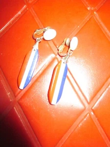 PATRIOTIC Vintage RED WHITE BLUE GoGo Girl CLIP ON EARRINGS - 1960's - Picture 1 of 3