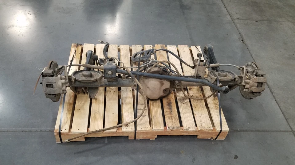 2006 Jeep Wrangler TJ Rubicon Dana 44 Rear Axle Assembly D44 #4801 N10 - Image 1 of 4
