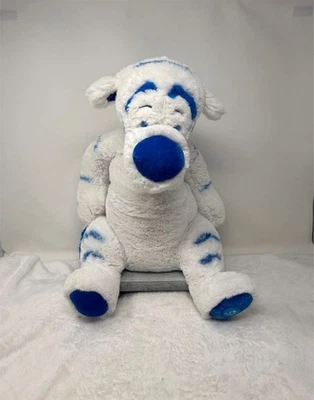 Juguete de peluche de 18" Winnie the Pooh Winter Tigger de Disney Store Foto 1 de 2