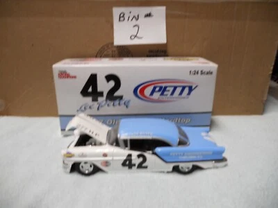 1/24 RC Authentics #42 Lee Petty 1957 Olds Hardtop #175 of 630 - Image 1 of 4
