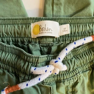 Boden Boys Green Elasticated Waist Pull-On Shorts Drawstring SZ 8Y Orange Button - Picture 1 of 12