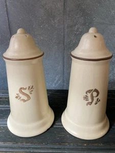 Vintage Set of Pfaltzgraff Village Pattern Stoneware Salt & Pepper Shakers - Picture 1 of 5