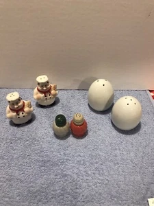 Lot Of 3 Salt and Pepper Shakers Very Good Condition. Ceramic30 - Picture 1 of 7