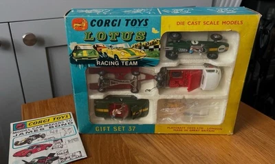 Juego de Regalo Corgi 37 LOTUS Racing Team Original en Caja Sin Jugar Con Foto 1 de 4