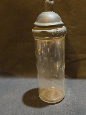 Biberón vintage de vidrio Hygeia 7 oz con pezón de goma que muestra su edad! Divertido Foto 1 de 4
