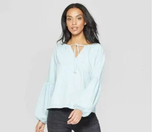 Women's Long Sleeve V-Neck Peasant Top - Universal Thread - Light Wash - NWT - Picture 1 of 4