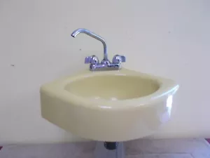 VTG CAMPER TRAILER RV CORNER SINK PLASTIC YING MFG. 1950-1960 YELLOW FAUCET - Bild 1 von 22