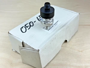 Wika 14065532 Type A-10 Pressure Sensor, 0-1 bar abs, 4-20 mA, 8-30 V - Picture 1 of 9