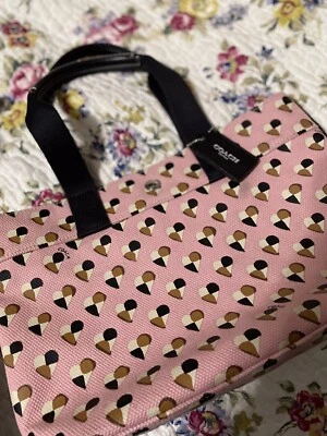 Coach Denim Rosa con Corazones. ribete cuero Foto 1 de 4