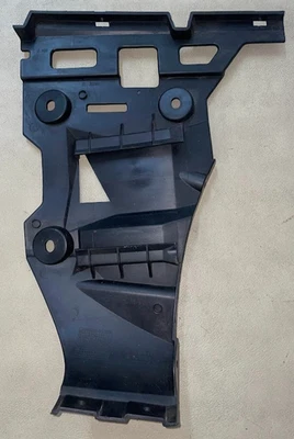 Soporte parachoques trasero derecho mercedes-benz -203-885-01-14 -para MBZ C230 y más 2001-07 Foto 1 de 4