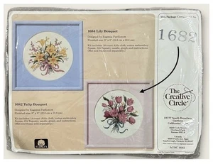 The Creative Circle #1682 Kit punto croce contato bouquet di tulipani 9x9” - NUOVO - Foto 1 di 3