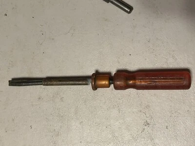 Vintage Quick-Wedge 1734 Salt Lake City Screw Starter Screw Holder Screwdriver - Image 1 of 2