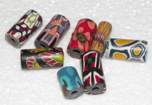 8 PERLINE COLORATE MULTICOLORE 1/2"-3/4" OBLUNGHE NOS - Foto 1 di 2