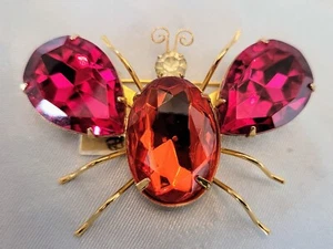 LG LIVELY VINTAGE PINK & ORANGE BUTTERFLY BUG FIGURAL LUCITE RHINESTONE BROOCH - Picture 1 of 7