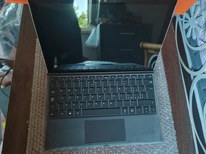 Microsoft Surface Pro 4 con tastiera 8 Gb Ram 256 Gb Memoria interna - Foto 1 di 12