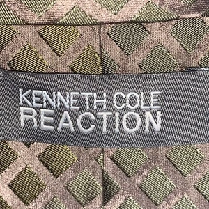 Kenneth Cole Reaction Green/Brown Geometric 100% Silk Necktie - Picture 1 of 6