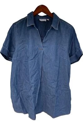 Camisa vaquera Joan Rivers cuello en V con detalle de botones en la espalda azul medio Foto 1 de 2