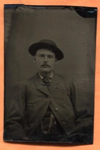 TT Portrait of a Man in Hat circa 1880s Antique Tintype - Picture 1 of 2