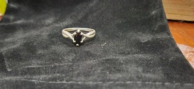 Anillo de ónix Avon de plata de ley Foto 1 de 4